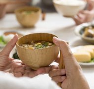 9个日本餐桌上的礼仪：你想象不到的有趣（一）